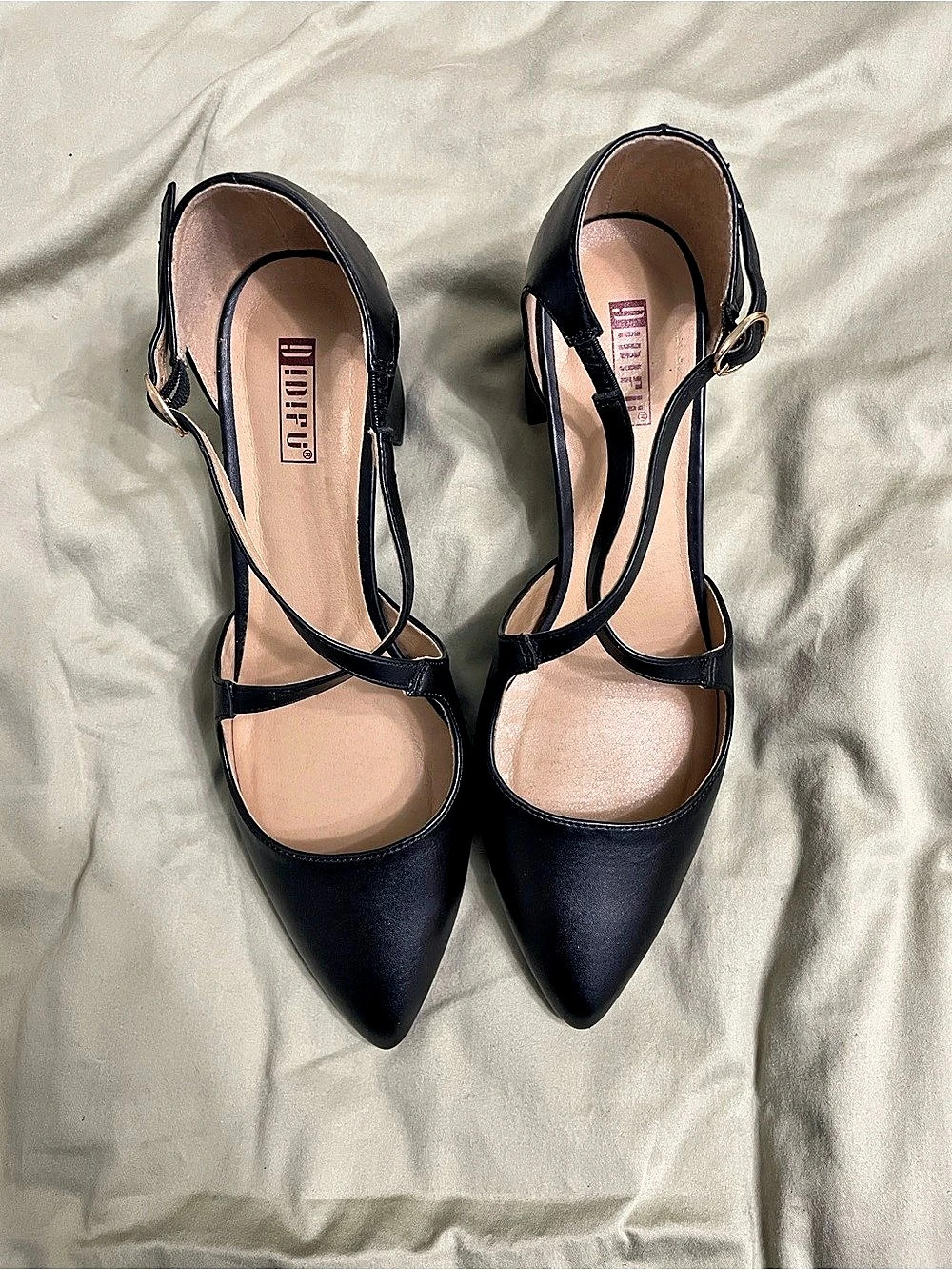 EUC IDIFU Black Pointed-Toe Crisscross Block Heel Pumps size 9